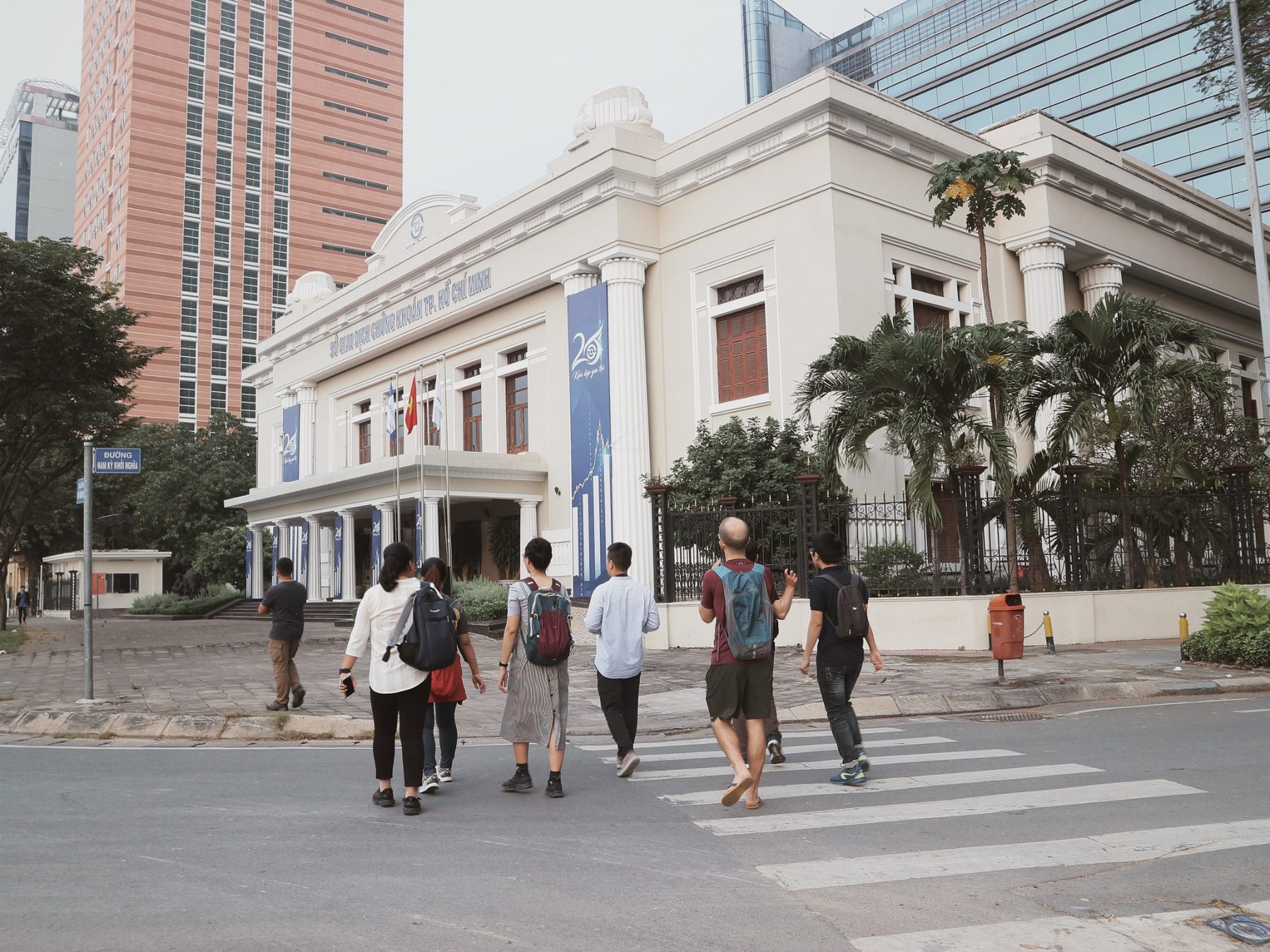 Approaching Chợ Cũ