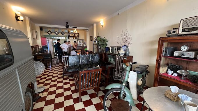 Inside Pho Binh in Ho Chi Minh City