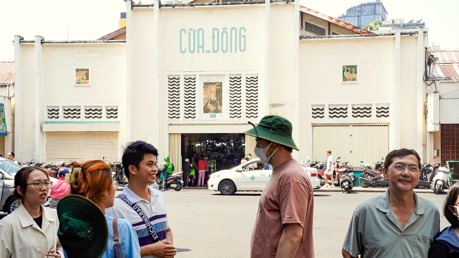 Chợ Lớn street detail