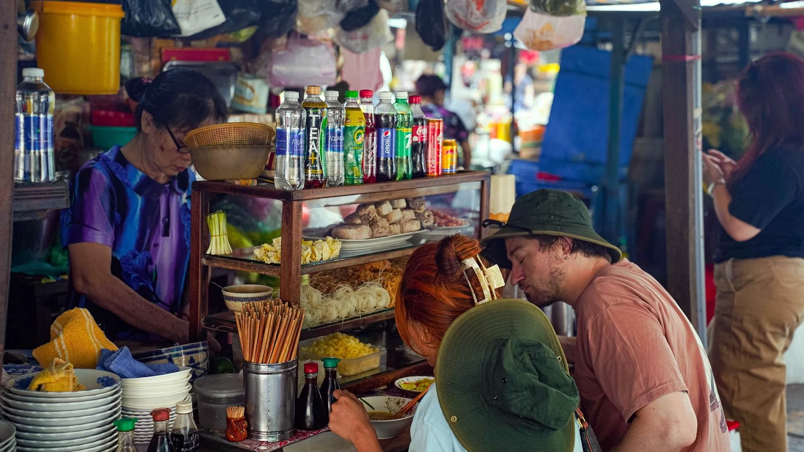 Saigon street food conversation