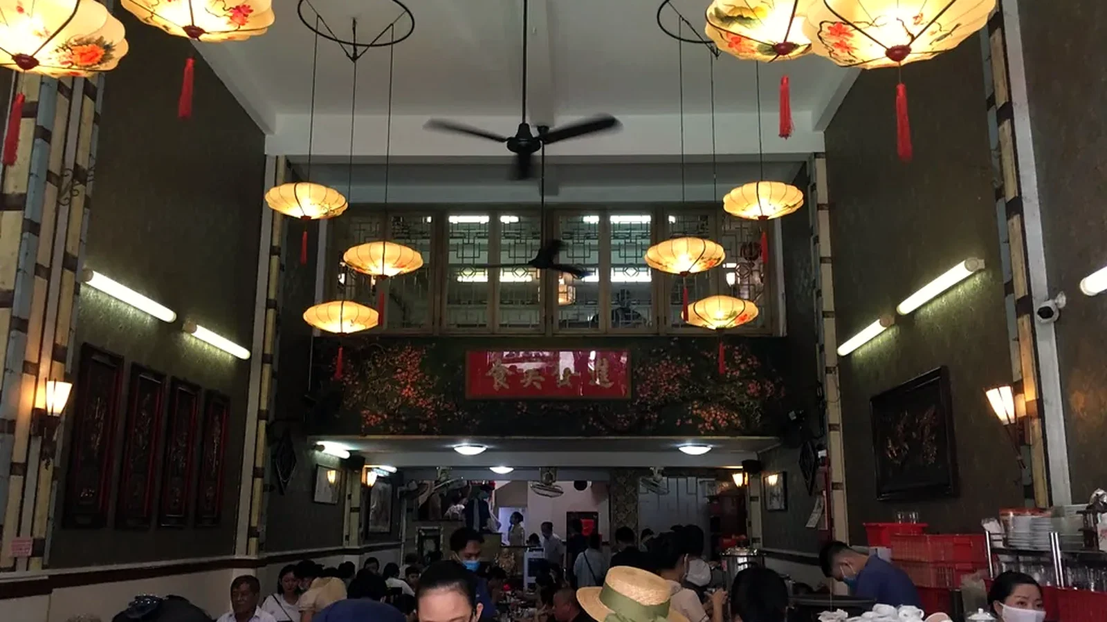 Breakfast in Chợ Lớn, where old interiors and morning routines still do the work.